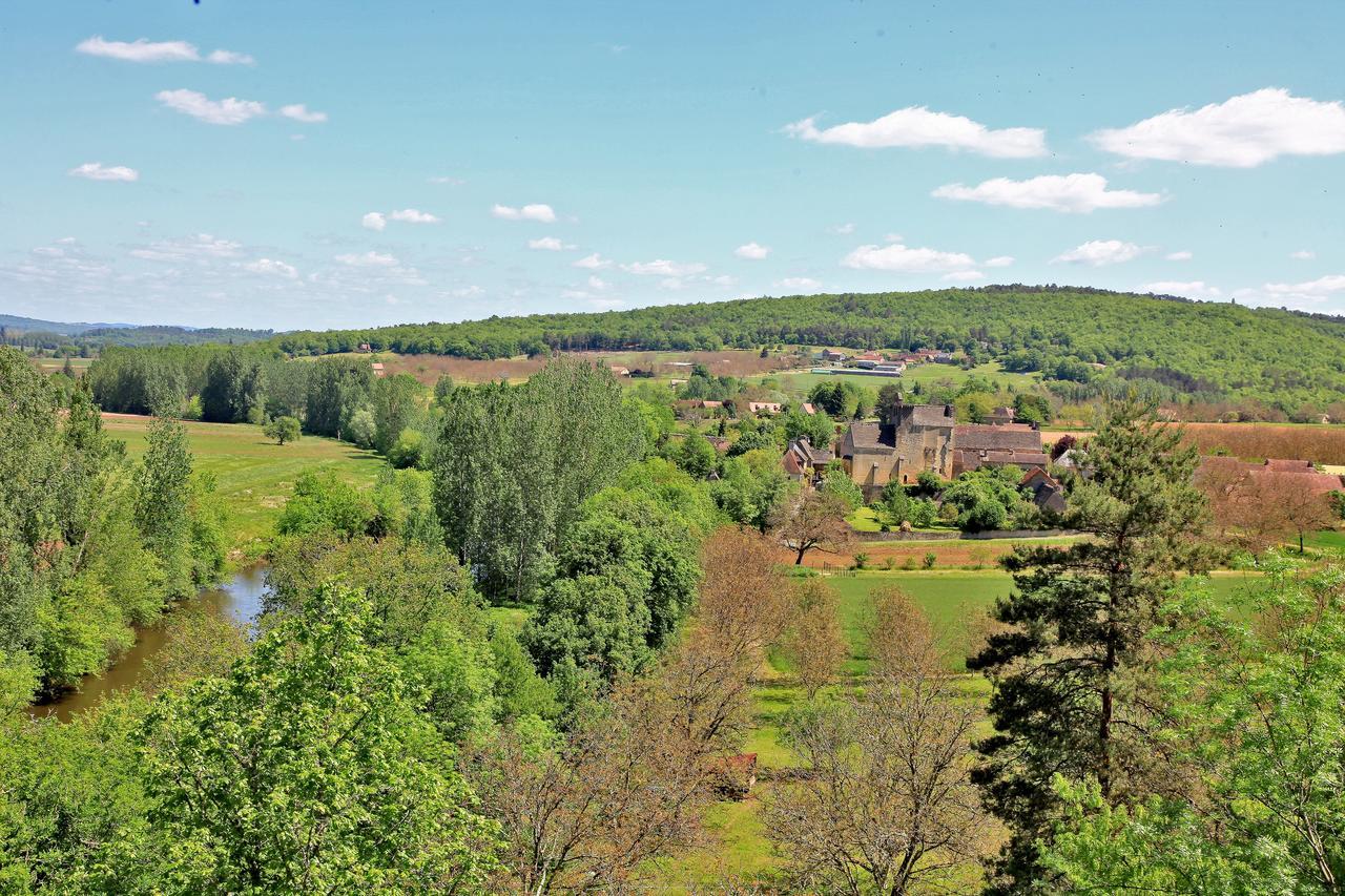 Auberge De Castel-Merle Sergeac Exterior photo